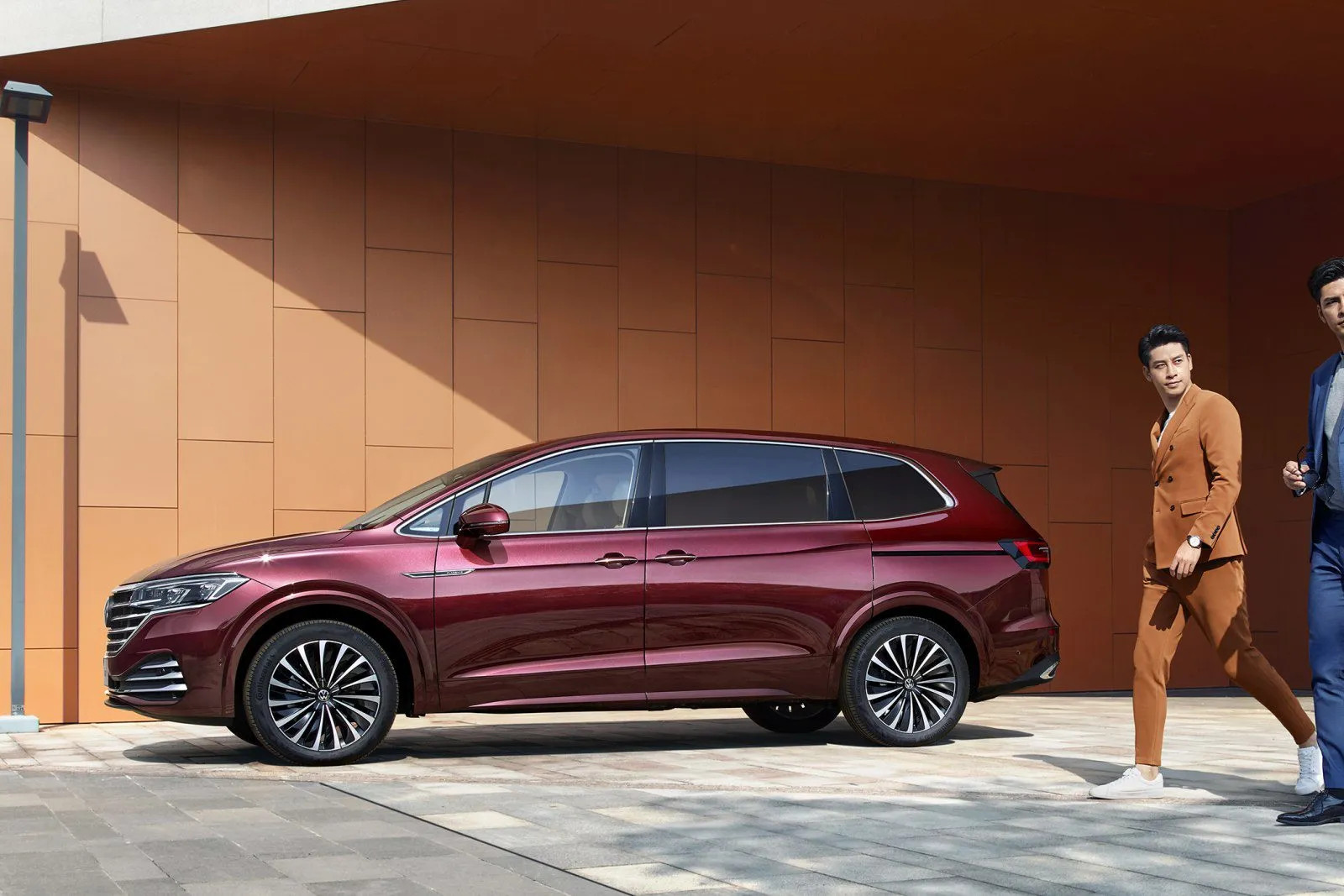 Volkswagen Viloran - Ảnh 5